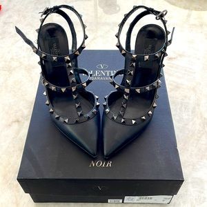 Rare Valentino Garavani Noir rockstud heels